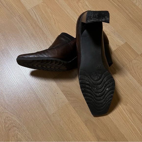 Spring Brown Heels - Picture 2 of 3